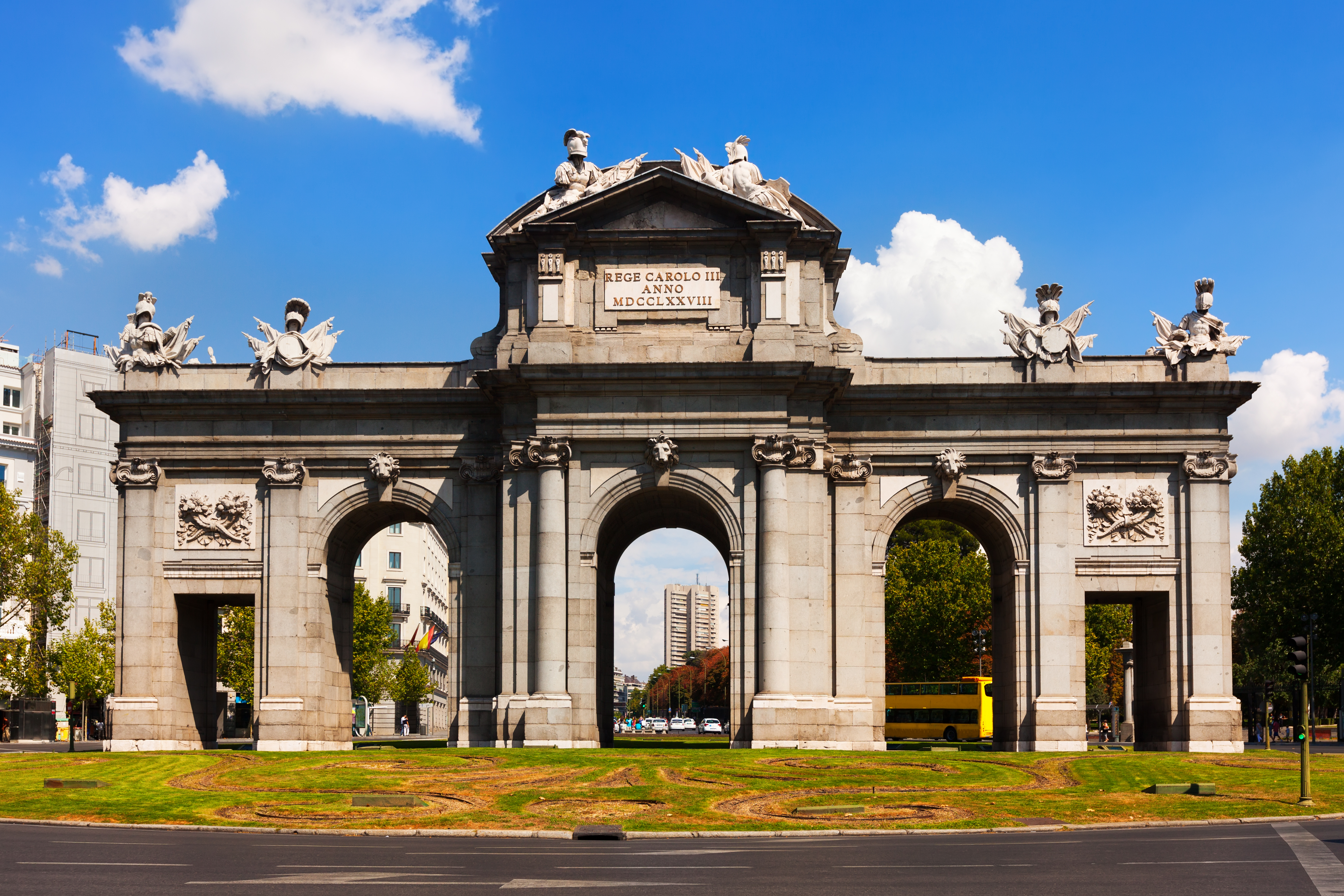 puerta de alcala madrid